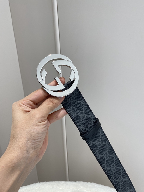 スーパーコピーグッチベルト背面デザイン